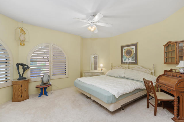 346 Crest Lake Drive, Palm Desert CA: https://media.crmls.org/mediaz/3215a05f-13c8-4f59-9e55-76072bd48909.jpg