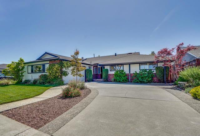 1592 Chambers Drive, San Jose CA: https://media.crmls.org/mediaz/32160ca9-cad3-451e-a3cc-07c1ba4a6fda.jpg