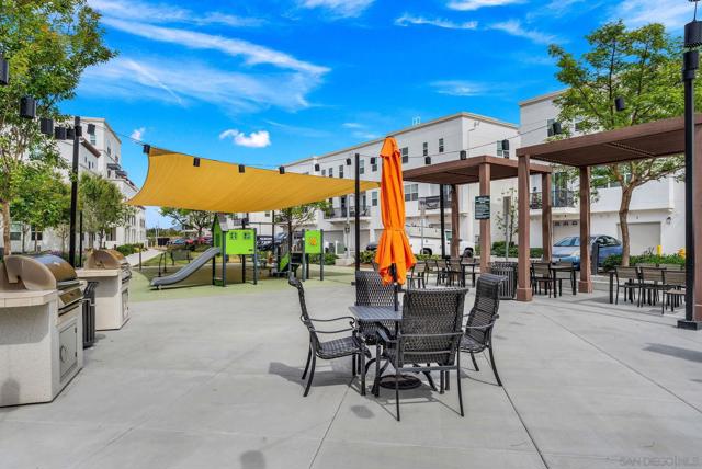 2054 Luzon Lane, Chula Vista CA: https://media.crmls.org/mediaz/321672bb-eb46-44ef-b9db-0dea4a8551c6.jpg
