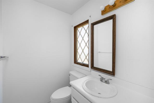 1440 Forest Avenue, Carlsbad CA: https://media.crmls.org/mediaz/3216dd2f-2812-42a8-bd41-b8c4af208ad6.jpg