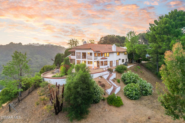 2457 Angelo Drive, Los Angeles CA: https://media.crmls.org/mediaz/321726ed-6cff-43db-b332-05e63979ce35.jpg