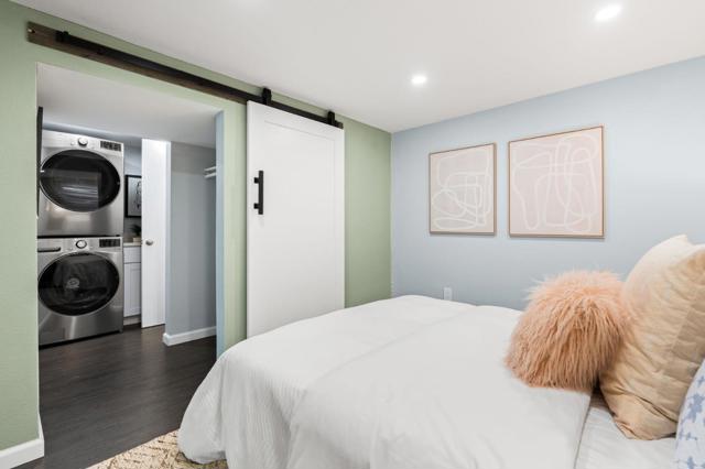 8124 Greenly Drive, Oakland CA: https://media.crmls.org/mediaz/321858c1-9925-40f7-81f9-33cbe37c50b5.jpg