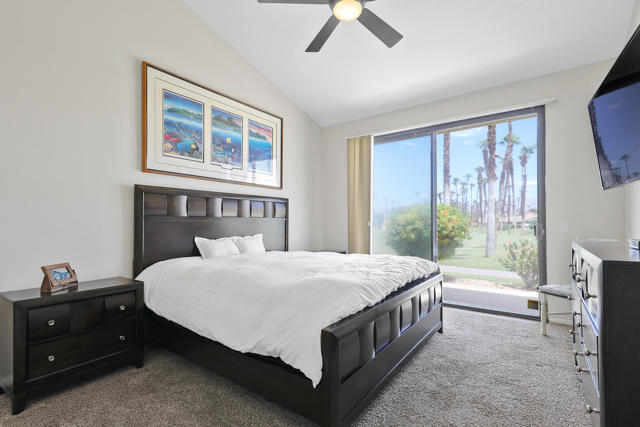 76790 Chrysanthemum Way, Palm Desert CA: https://media.crmls.org/mediaz/3218929e-cede-42d7-8097-c4e50682d372.jpg