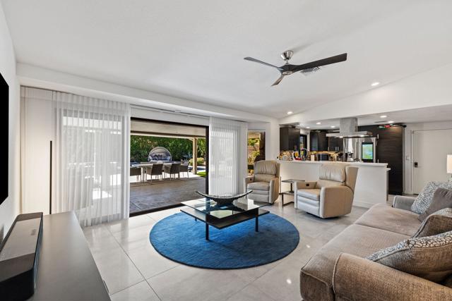 2777 E San Juan Road, Palm Springs CA: https://media.crmls.org/mediaz/3218b8aa-09a1-42ff-a4dd-a30593e8918e.jpg