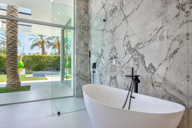 1 Makena Lane, Rancho Mirage CA: https://media.crmls.org/mediaz/3218cc4b-4c76-4ced-84a2-53a272ccff21.jpg