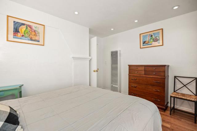 441 W Macarthur Boulevard, Oakland CA: https://media.crmls.org/mediaz/3219729b-d18f-4b11-a9bf-d5b40be0a321.jpg
