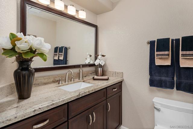 18027 Chieftain Ct, San Diego CA: https://media.crmls.org/mediaz/3219a028-49aa-48da-86b7-3972dbd85d58.jpg