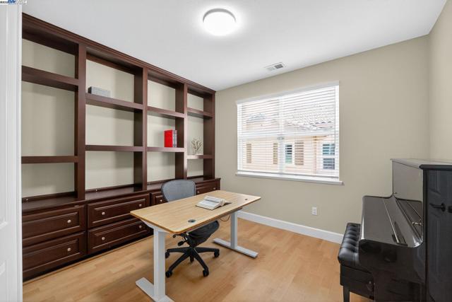 3231 Central Pkwy, Dublin CA: https://media.crmls.org/mediaz/3219fb77-79cb-4805-80d9-64205383c7de.jpg