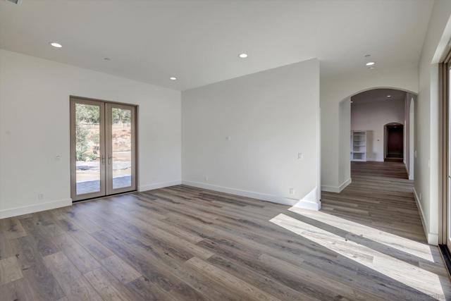 5808 Lake Vista Dr., Bonsall CA: https://media.crmls.org/mediaz/321abdca-fdff-4482-810a-9e34d4ea41f2.jpg