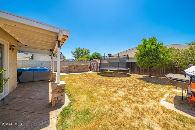 241 Cottonwood Lane, Fillmore CA: https://media.crmls.org/mediaz/321aefef-748b-4964-ab3e-38007e05344d.jpg