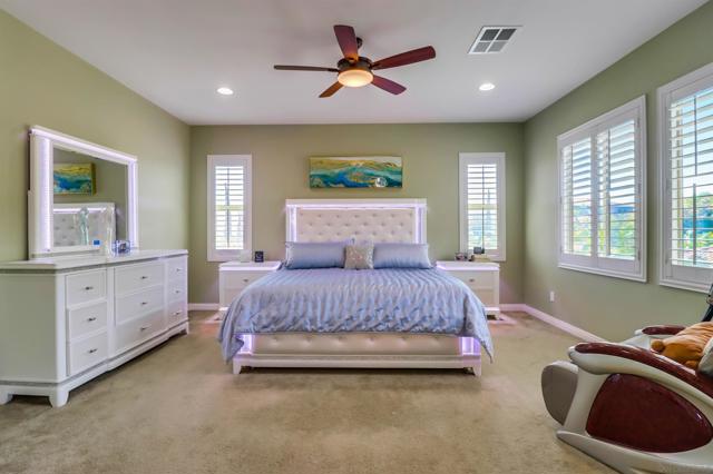466 Agua Vista Dr, Chula Vista CA: https://media.crmls.org/mediaz/321b279b-667e-4f69-bcad-01f95dc359a6.jpg