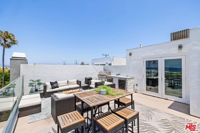 32 Galleon Street, Marina del Rey CA: https://media.crmls.org/mediaz/321c4200-b27f-4085-a7f0-d069565d861f.jpg