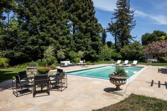 68 Almendral Avenue, Atherton CA: https://media.crmls.org/mediaz/321d0928-fad7-4862-8738-1554718a8c3a.jpg