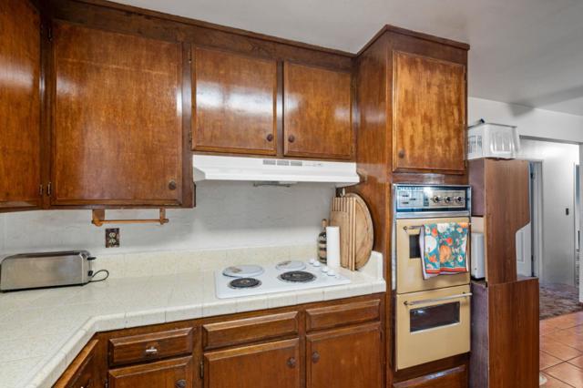 1745 Vista Glen Drive, San Jose CA: https://media.crmls.org/mediaz/321ddadd-a953-46a1-b88a-a817f32e5333.jpg