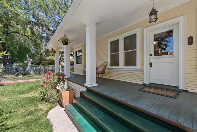 302 Los Gatos Boulevard, Los Gatos CA: https://media.crmls.org/mediaz/321e147f-96ac-436d-9602-4730a3ee465f.jpg