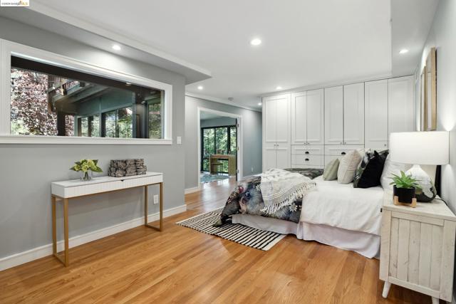 Image 20 of 39 For 73 Homeglen Ln