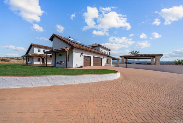 24949 Thunder Mountain Road, Ramona CA: https://media.crmls.org/mediaz/321f7b97-2a86-4112-b6da-de35e81a325c.jpg
