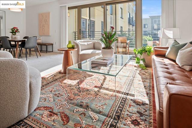 438 W Grand Ave, Oakland CA: https://media.crmls.org/mediaz/321fc46b-4d52-4b16-854d-2b3e050dbf3c.jpg