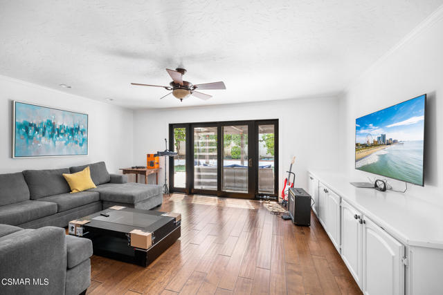 1267 Willsbrook Court, Westlake Village CA: https://media.crmls.org/mediaz/321fdb79-9534-4fb2-957c-7db370576437.jpg