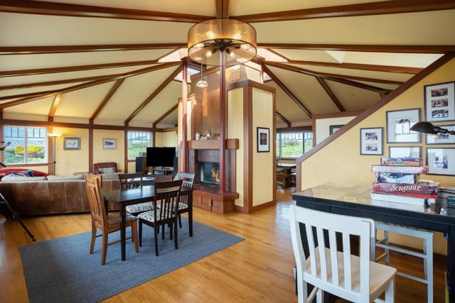 10 Maui Lane, Dillon Beach CA: https://media.crmls.org/mediaz/32205bbd-65a3-4707-860f-ed7ff92efcd6.jpg