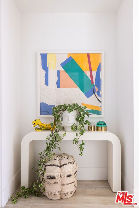 3525 Barry Avenue, Los Angeles CA: https://media.crmls.org/mediaz/32206f6f-3a41-4c91-802b-5abff956ea79.jpg