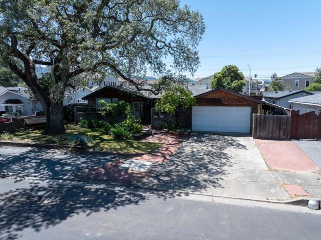 8421 Wayland Lane, Gilroy CA: https://media.crmls.org/mediaz/322176c7-4fd6-4dc7-a720-006a13fa1b6e.jpg