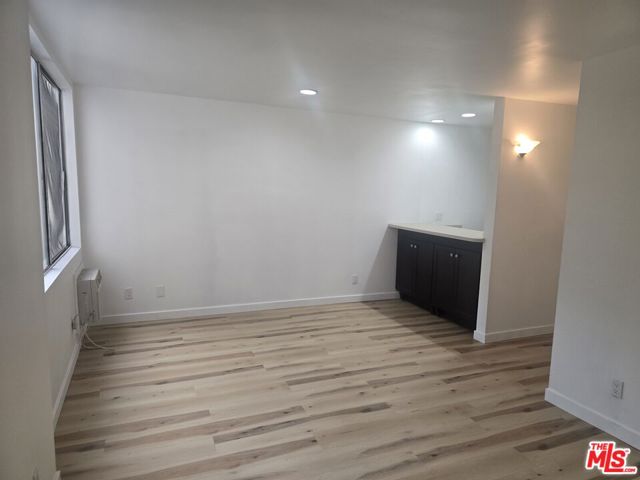 320 South Ardmore Avenue, 216 photo 8
