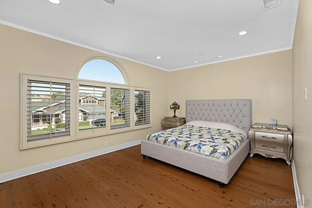 927 Tingley Lane, San Diego CA: https://media.crmls.org/mediaz/322217dd-3e01-41ea-907c-4af6869330f8.jpg
