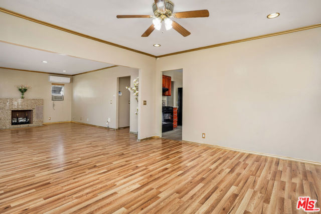 8740 La Salle Avenue, Los Angeles CA: https://media.crmls.org/mediaz/32231d28-8bd9-4cc6-bd3a-d9047ab8bf22.jpg