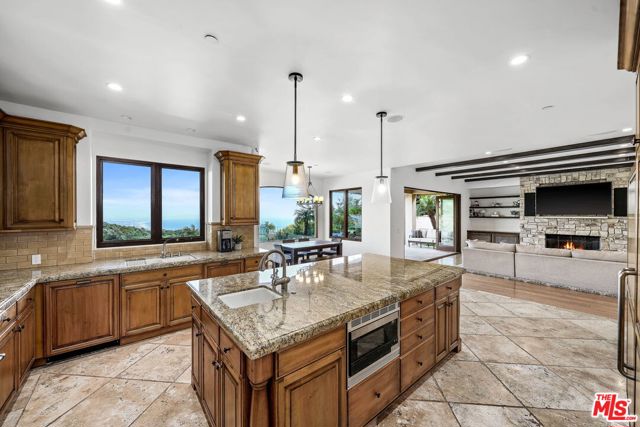 1853 Chastain, Pacific Palisades CA: https://media.crmls.org/mediaz/322363f0-5e8c-4189-af0e-42068fef5174.jpg
