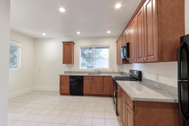 19 S Delaware Street, San Mateo CA: https://media.crmls.org/mediaz/322378ad-0fb0-4a29-9277-0f856f234839.jpg