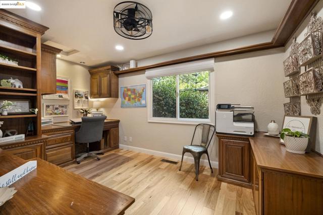 20581 Gerber Rd, Tuolumne CA: https://media.crmls.org/mediaz/32245cf7-5ad0-43e0-9603-4fca340d2a52.jpg