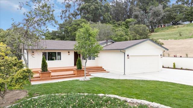 7183 Tustin Road, Salinas CA: https://media.crmls.org/mediaz/32246fb9-afba-4aed-85cd-9c69eff86319.jpg