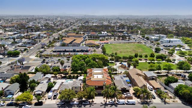 3751 37th St, San Diego CA: https://media.crmls.org/mediaz/3224dc3d-9396-402c-b1a2-eecaaef3a1f9.jpg