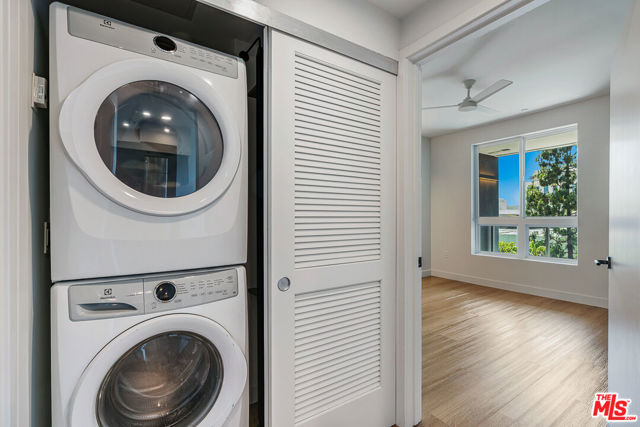 10601 Washington Boulevard, Culver City CA: https://media.crmls.org/mediaz/32250096-bcce-44f0-9a79-398f97524bab.jpg