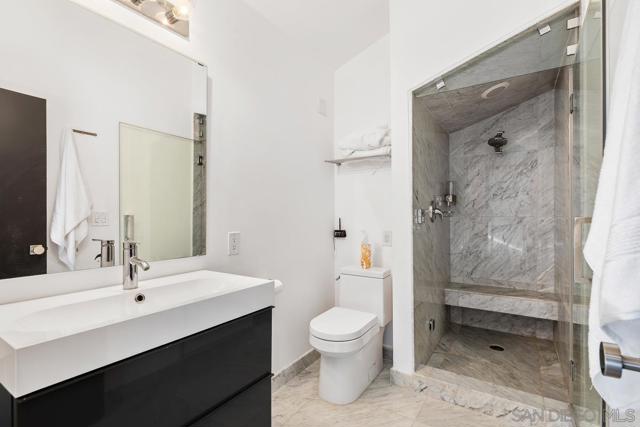 6423 Caminito Aronimink, La Jolla CA: https://media.crmls.org/mediaz/322595f0-7e64-4796-b618-0fd25ddb2e87.jpg