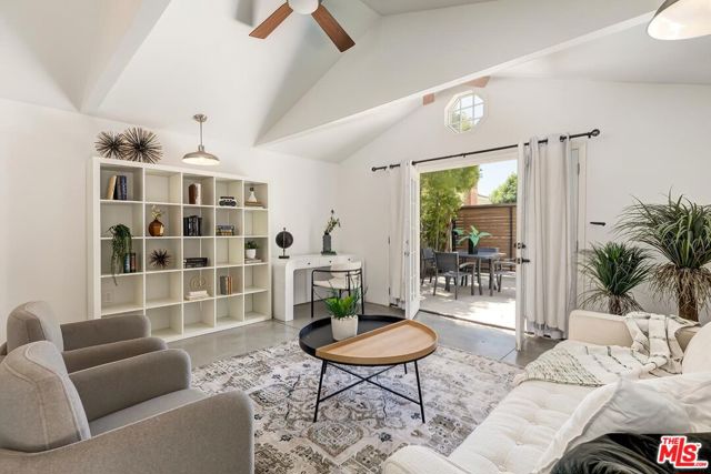 4208 Jasmine Avenue, Culver City CA: https://media.crmls.org/mediaz/3225b301-341a-4864-ab35-f50724ca1a30.jpg