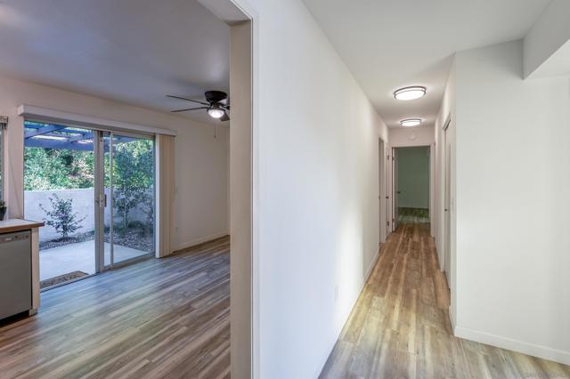 12780 Avenida La Valencia, San Diego CA: https://media.crmls.org/mediaz/32261e2e-e097-4344-a385-55e927fed7a0.jpg