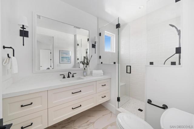 461 Country Club Ln, Coronado CA: https://media.crmls.org/mediaz/322646d9-798f-4a04-b5ae-f120f17c27c5.jpg