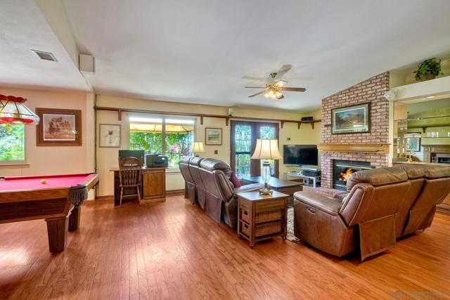 2183 Lundy Lake Dr, Escondido CA: https://media.crmls.org/mediaz/322774f5-cd83-4409-95b4-34c84642b6c5.jpg