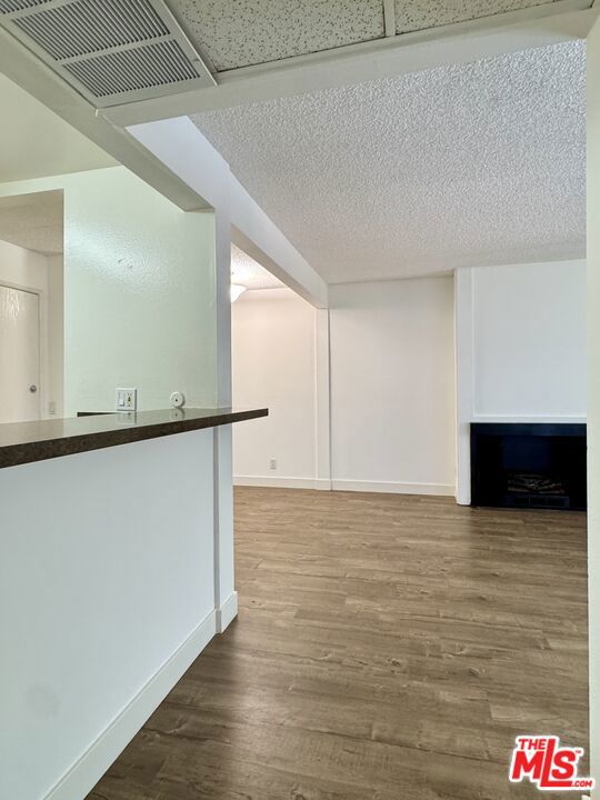 15425 Sherman Way, Van Nuys CA: https://media.crmls.org/mediaz/32281209-36f3-4ee6-83c3-ff8dae3ef60e.jpg