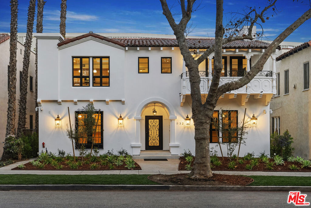 132 S Oakhurst Drive #4