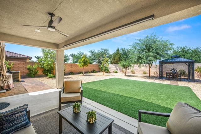 42811 Torno Place, Indio CA: https://media.crmls.org/mediaz/32288ff4-e6cc-4186-9a97-76f23807b62b.jpg