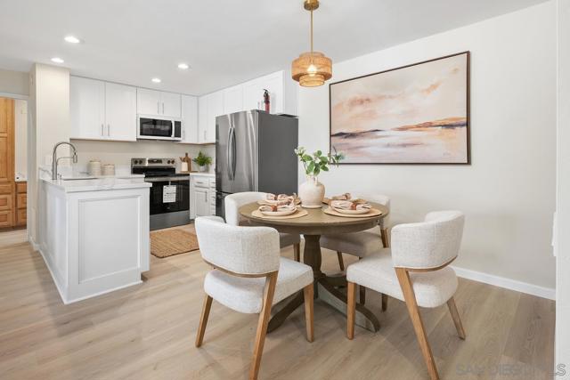 1855 Diamond St, San Diego CA: https://media.crmls.org/mediaz/32289059-7f98-4e1a-8f41-e08dad73165d.jpg