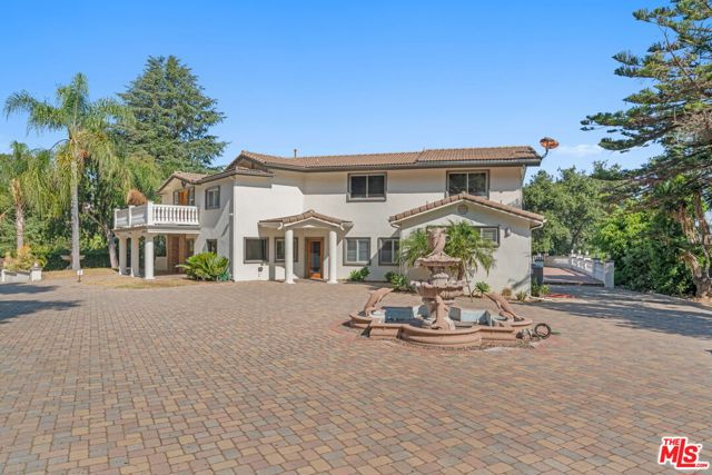 3200 Oakley Drive, Los Angeles CA: https://media.crmls.org/mediaz/3228aa3a-7d84-456a-8bd3-2c84187d80f3.jpg