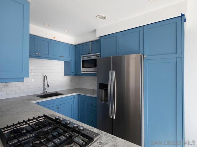 721 Camino Del Mar, Del Mar CA: https://media.crmls.org/mediaz/3228cf37-f144-49a6-b076-1c94d9309749.jpg