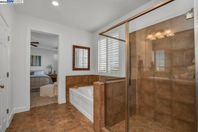 632 Dickinson Ct, Discovery Bay CA: https://media.crmls.org/mediaz/3228e814-b637-4e1a-b167-8e526e8948a2.jpg