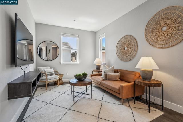 510 Ashton Way, Pleasant Hill CA: https://media.crmls.org/mediaz/322976b1-179c-4eeb-a8c6-991224652ade.jpg