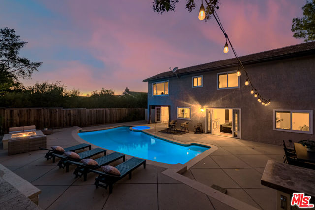 6652 Buttonwood Avenue, Oak Park CA: https://media.crmls.org/mediaz/322a197f-a525-4bb0-82aa-ac79f847458a.jpg