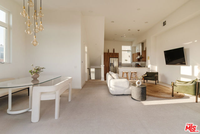 1124 W Panorama Way, Los Angeles CA: https://media.crmls.org/mediaz/322a4835-9a0b-41e6-a34f-e79a25bc44d5.jpg